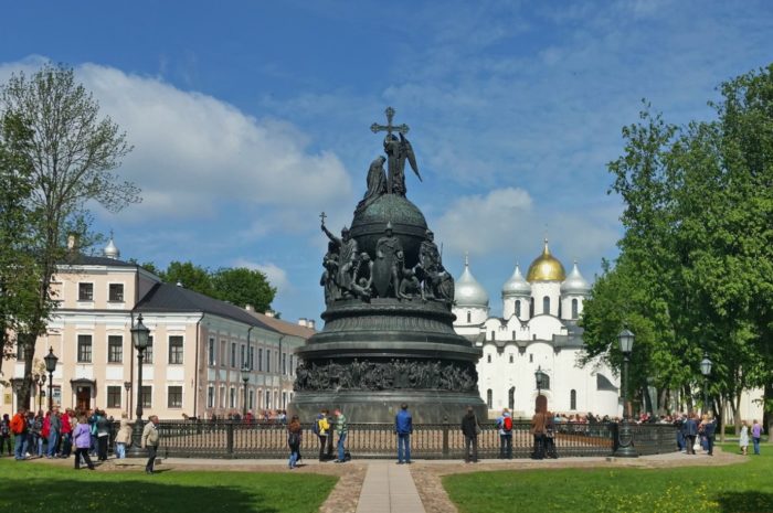  Памятник "Тысячелетие России"